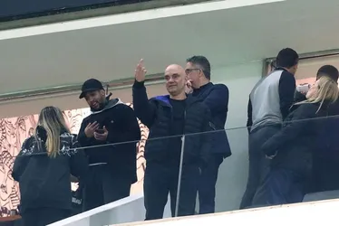 
				Moraes faz gesto obsceno ao acompanhar vitória do Corinthians em Itaquera
			
			
