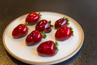 
				Morango do amor: saiba quantas calorias há no doce do momento
			
			