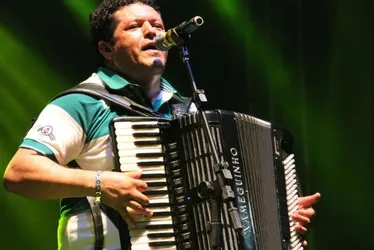
				Morre Xameguinho, ícone do forró alagoano, aos 62 anos
			
			