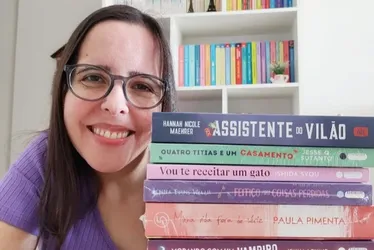 
			
				Mulher morta a facadas dentro de restaurante fazia conteúdos de literatura
			
			