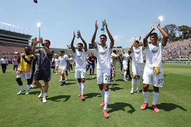 
				Mundial: após empate do Flu, todos os brasileiros vão para as oitavas
			
			