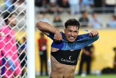 
				Não é o placar que mente. É quem não quer ver o jogo.
			
			