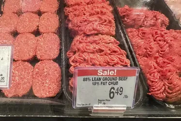 
				Não é só tarifaço: mosca mortal pode elevar preço da carne nos EUA
			
			