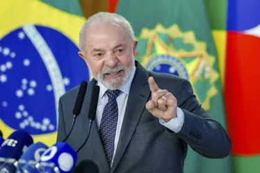 
				“Não há vencedores em guerras tarifárias”, diz Lula em meio a crise com Trump
			
			