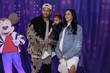 
			
				Neymar usa look de mais de R$ 40 mil ao ir com Bruna Biancardi e Mavie para evento
			
			