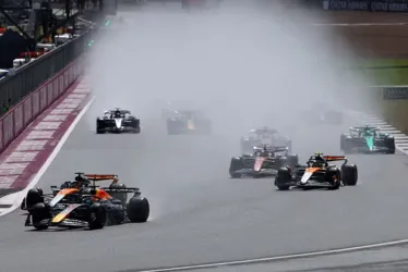 
				Norris vence prova caótica no GP da Inglaterra; Hulkenberg é 3º e Bortoleto abandona
			
			