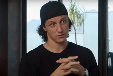 
				Novo clube de David Luiz na Europa deixa web confusa
			
			