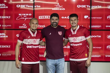 
			
				Novos contratados, Léo Campos e Crystopher são apresentados no Galo
			
			