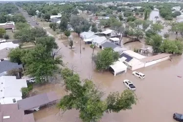 
				Os cortes de Trump afetaram a resposta às enchentes do Texas?
			
			