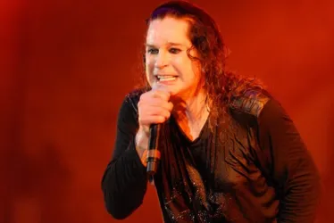 
				Ozzy Osbourne fez show icônico em Brasília; relembre a apresentação
			
			
