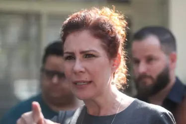 
			
				PGR pede prisão preventiva de Carla Zambelli, após deputada deixar o Brasil
			
			