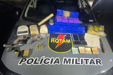 
				PM apreende 22 kg de drogas e armas em operação na Santa Lúcia
			
			