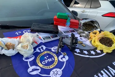 
				PM apreende 28 armas e quase 29 kg de drogas em uma semana em AL
			
			