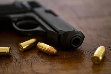 
				PM dispara na própria perna durante aula de instrução de tiro
			
			