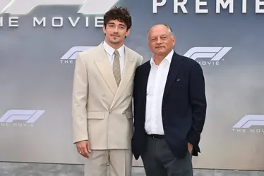 
			
				Pilotos da F1 e Brad Pitt participam de estreia de filme em Nova York
			
			