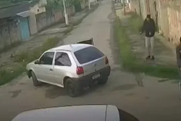 
			
				Policial militar de 44 anos é assassinado a tiros dentro de carro
			
			