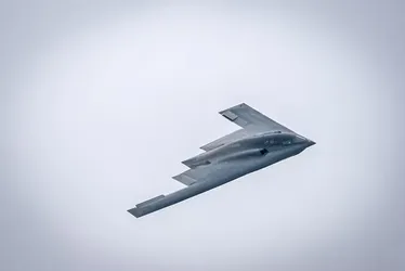 
				Por dentro do B-2 Spirit: veja avião 'invisível' que os EUA usaram no Irã
			
			