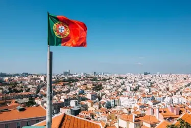 
				Portugal fecha as portas: como pacote anti-imigração afeta brasileiros
			
			