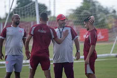 
				Precisando vencer na Série B, CRB visita o Vila Nova pela 18ª rodada
			
			