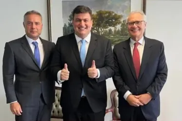 
			
				Prefeito de Rio Largo será o próximo a se filiar ao MDB, anuncia Renan Calheiros
			
			