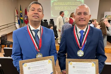 
			
				Presidente e diretor do Sindav/AL recebem Comenda Desembargador Geraldo Tenório Silveira
			
			
