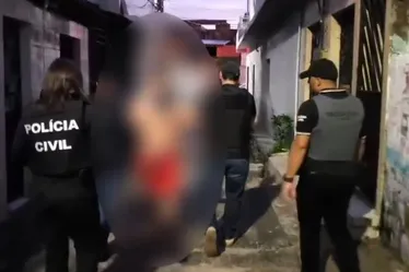 
				Preso suspeito de matar mulher trans e abandonar corpo em saco de lona em Maceió
			
			