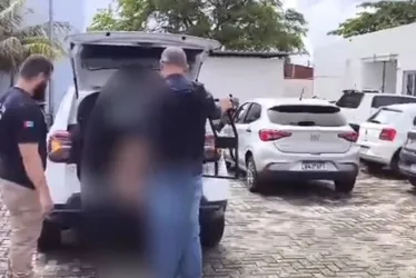 
			
				Preso suspeito de morte de homem em frente à casa do pai
			
			