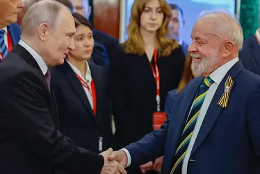 
				Putin não irá à cúpula do Brics no Rio por falta de clareza do governo brasileiro, diz Kremlin
			
			