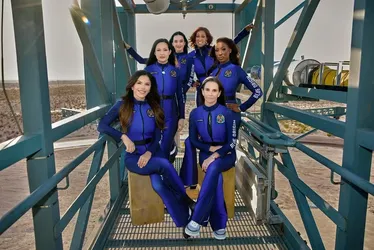 
				Quem é a noiva de Jeff Bezos? Ela já apresentou TV e pilota helicópteros
			
			
