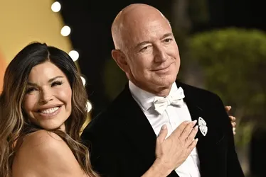 
				Quem é a noiva de Jeff Bezos? Ela já apresentou TV e pilota helicópteros
			
			
