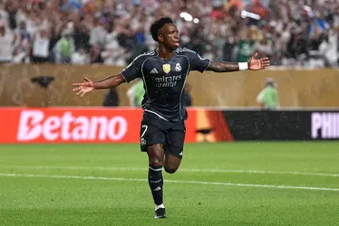 
				Real Madrid considera colocar Vini Jr à venda, diz jornal
			
			