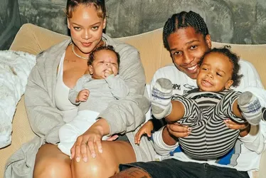 
				Rihanna destaca barrigão da terceira gravidez
			
			