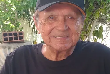 
				Romildo Freitas, ícone do rádio de AL e defensor do forró, morre aos 91 anos
			
			