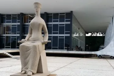 
				STF reposta autor de best-seller: Brasil é mais democrático que EUA
			
			