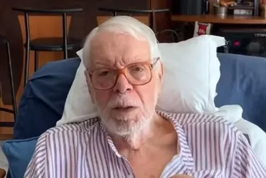 
				Saiba o estado de saúde de Manoel Carlos após internação
			
			