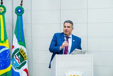 
			
				Samyr Malta faz alerta sobre as voçorocas de Maceió
			
			