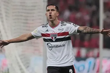 
				Santos anuncia a contratação do lateral Igor Vinícius
			
			