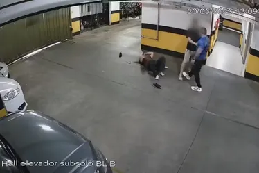 
				Sargento da PM agride mulher durante briga de trânsito; veja vídeo!
			
			