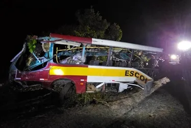 
				Confira o estado do ônibus envolvido em acidente na Serra da Barriga
			
			