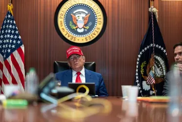 
			
				Trump acompanhou ataque ao Irã em sala de situação na Casa Branca
			
			
