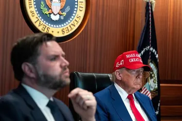 
			
				Trump acompanhou ataque ao Irã em sala de situação na Casa Branca
			
			