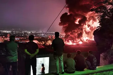
			
				Trump pede evacuação total de Teerã: “Irã não pode ter arma nuclear”
			
			