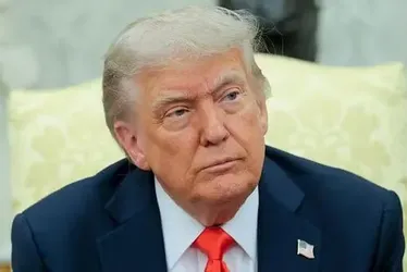 
			
				Trump teria rejeitado plano de Israel de matar o líder supremo do Irã
			
			