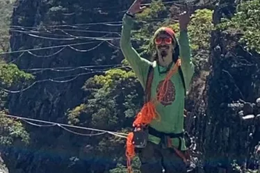 
				Turista morre ao cair de 50 metros de altura na Chapada dos Veadeiros
			
			