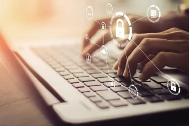 
			
				Vazamento de dados expõe bilhões de senhas da Apple, Google e Facebook
			
			