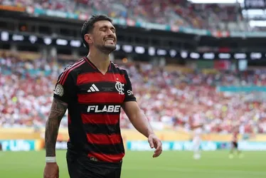 
				Veja erros defensivos do Flamengo no início do jogo contra o Bayern
			
			