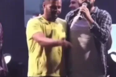 
			
				Veja momento em que homem tenta voltar com ex em palco e depois a mata
			
			