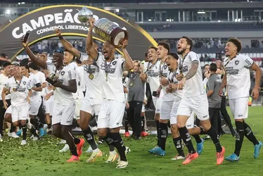 
				Veja todos os finalistas indicados ao prêmio Times, técnicos e jogadores brasileiros estão entre os indicados pela France Football
			
			