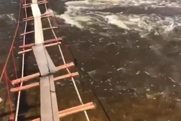 
				Vídeo: moradores de povoado em AL fazem ponte improvisada para atravessar rio
			
			