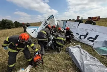 
				Vídeo mostra como ficou avião que caiu no interior e deixou 2 mortos
			
			